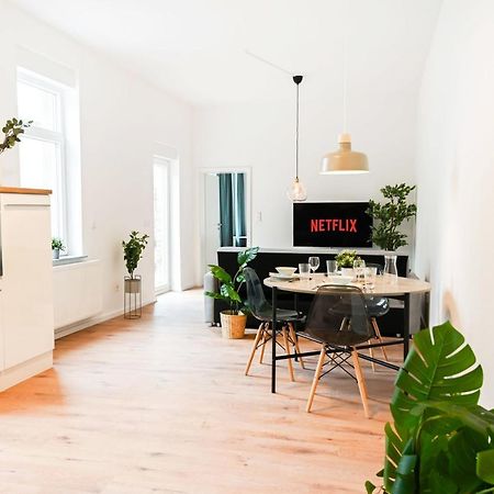 50Qm Apartment In Krefeld Zentral Gelegen Mit Hohen Decken - Beuys Apartments - Krefeld Exteriör bild